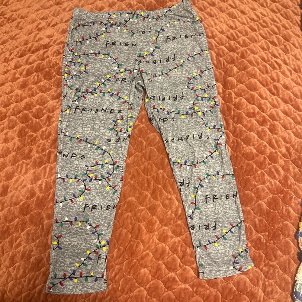FRIENDS Christmas Pajama Bottoms Size Large